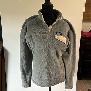 Patagonia Gray and Cream Fleece Pullover